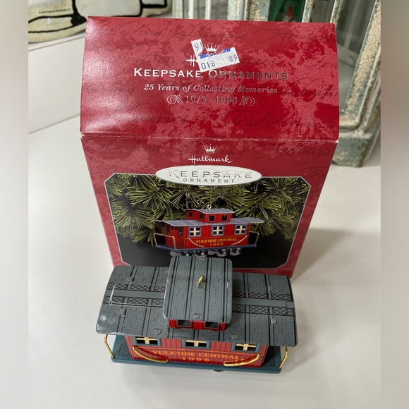 Hallmark Keepsake Ornaments LOT - Picture 8 of 10